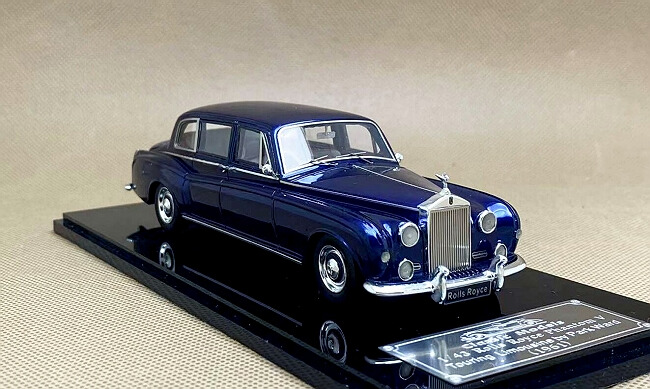 1/43 Rolls-Royce Phantom V Touring Limousine by Park Ward 1961